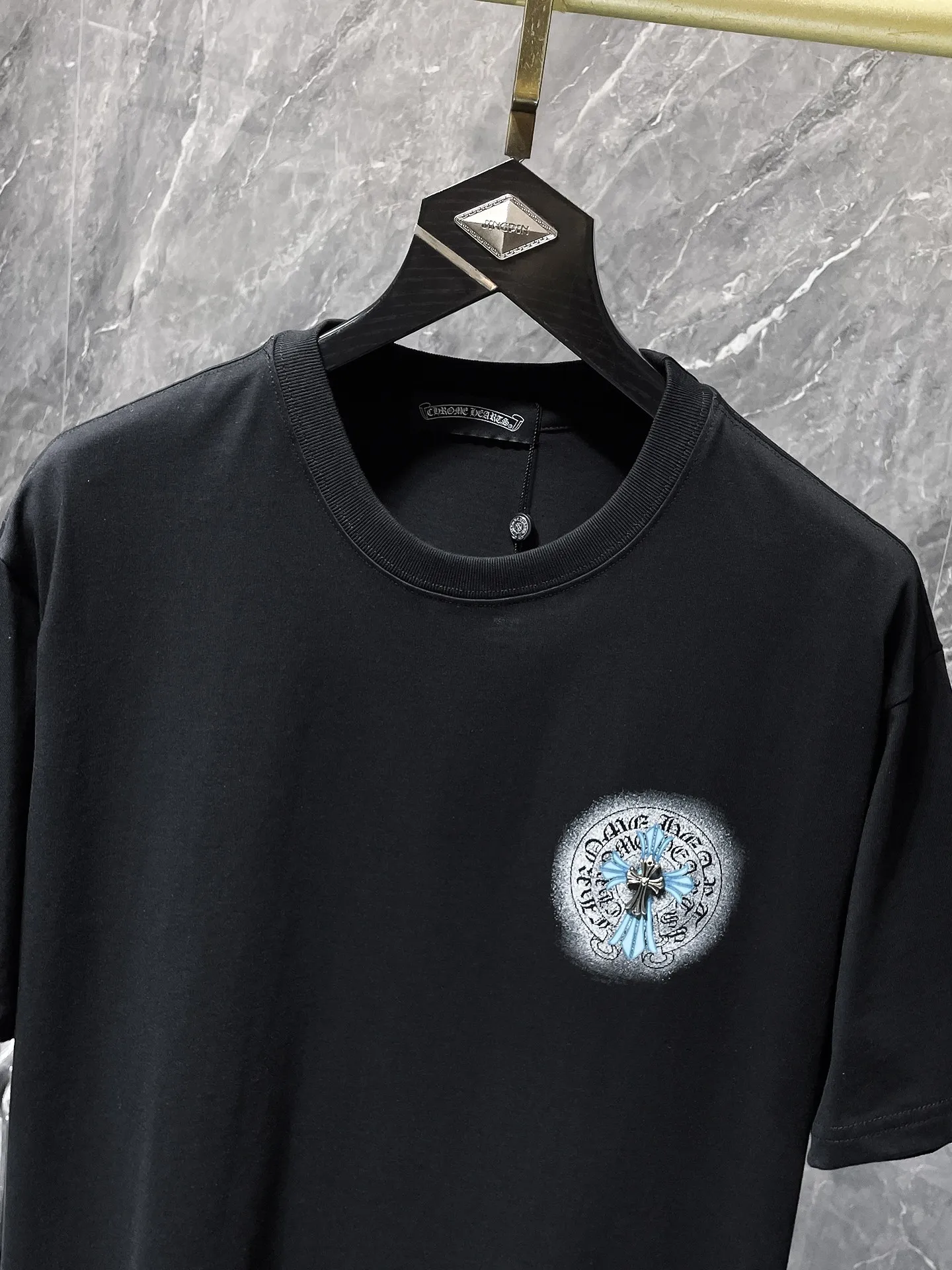 P146 New Chrome Hearts 25ss high-end version for summer! ! High-weight, environmentally friendly and high-quality top-quality fabrics 280g Crota Contrast Color Hand-stitched Button Short Sleeves Counter Synchronization 1:1 Replica Version Recommended Color: Black White Size: S, M, L, XL